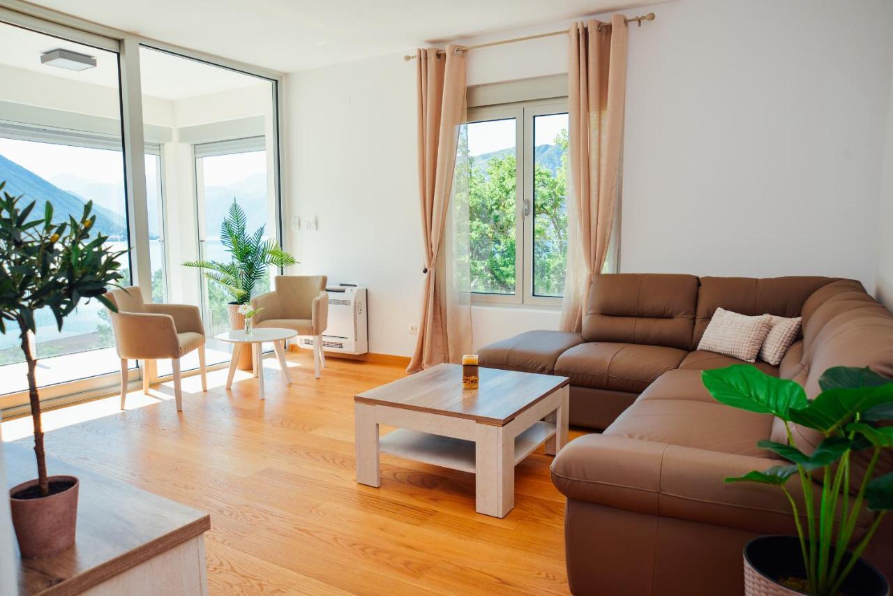 Ily Apartment With Sea View Kotor Exterior photo