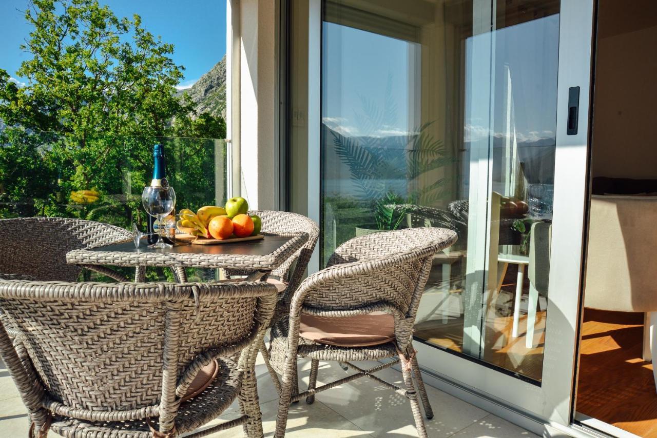 Ily Apartment With Sea View Kotor Exterior photo