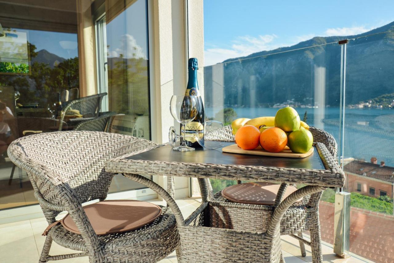 Ily Apartment With Sea View Kotor Exterior photo